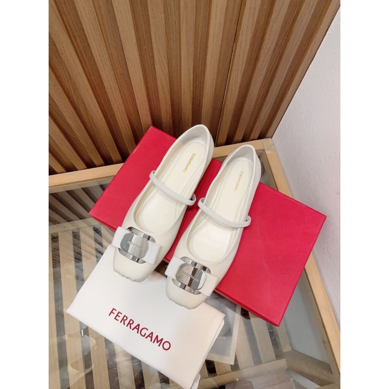 Ferragamo flat shoes